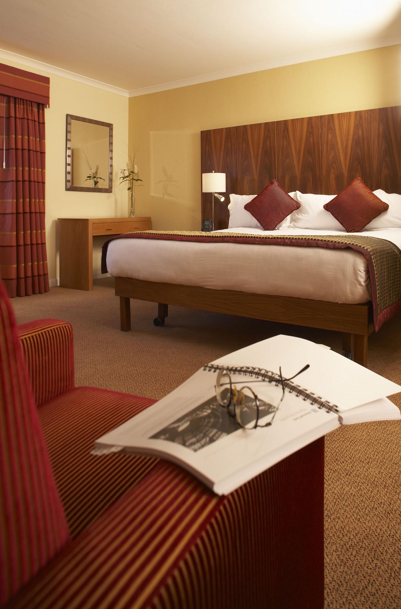 Delta Hotels By Marriott Milton Keynes Exterior foto