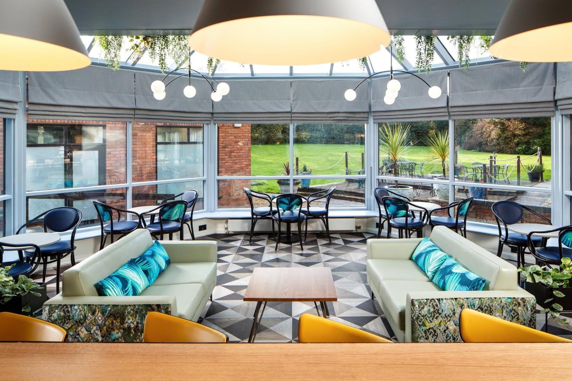 Delta Hotels By Marriott Milton Keynes Exterior foto