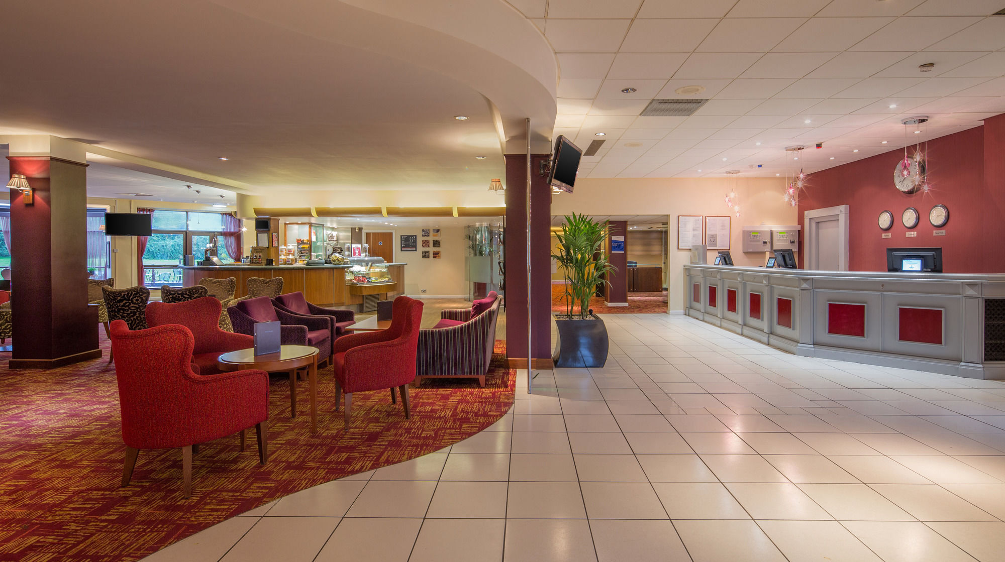 Delta Hotels By Marriott Milton Keynes Exterior foto